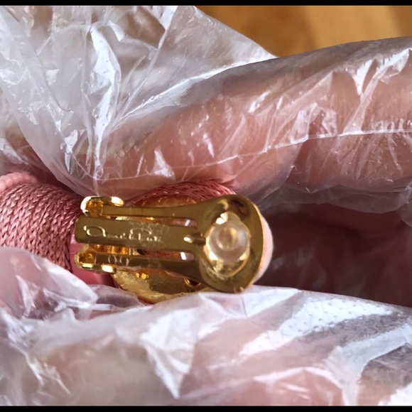 Oscar de la Renta Ball tassel drop clip on earring - Picture 6 of 7